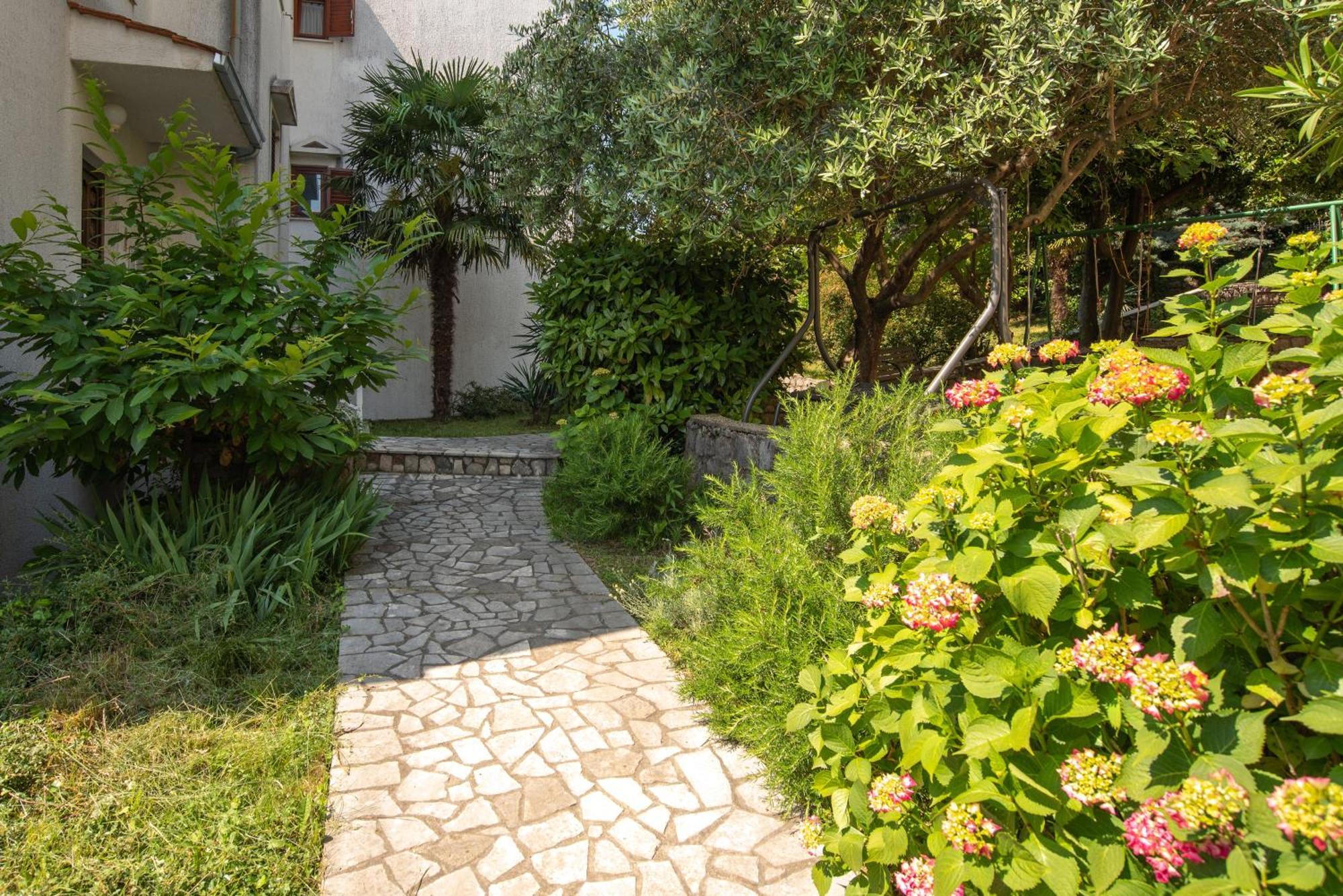 Oasis Of Peace And Relaxation Ii. Apartment Icici Bagian luar foto
